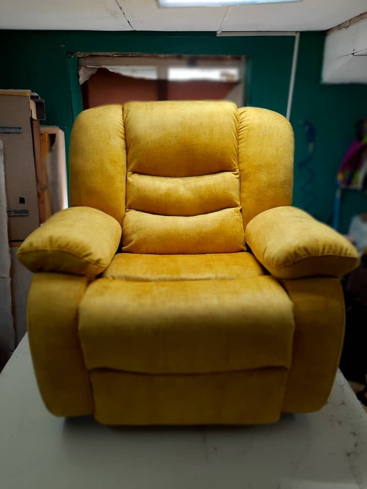 Перетяжка мягкой мебели кресло